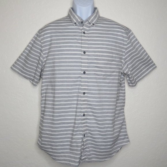 Old Navy* Men's Short Sleeve Button Down‎ Curved Hem Stripe Shirt~ Size Large - Picture 1 of 11
